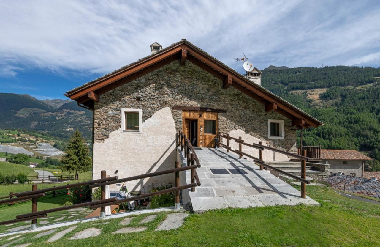 Maison Marcoz - Appartamenti Vacanze Етрубль Екстер'єр фото