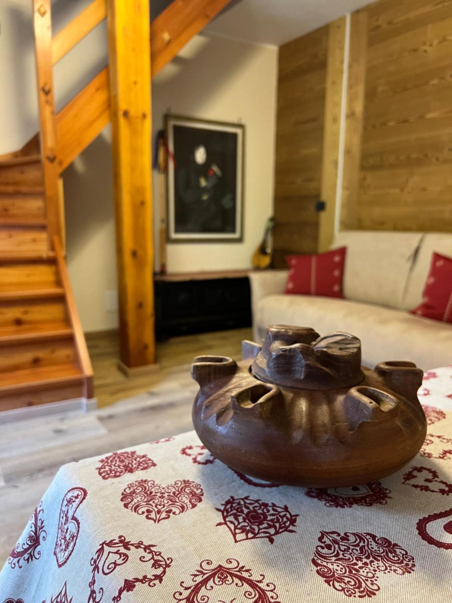 Maison Marcoz - Appartamenti Vacanze Етрубль Екстер'єр фото